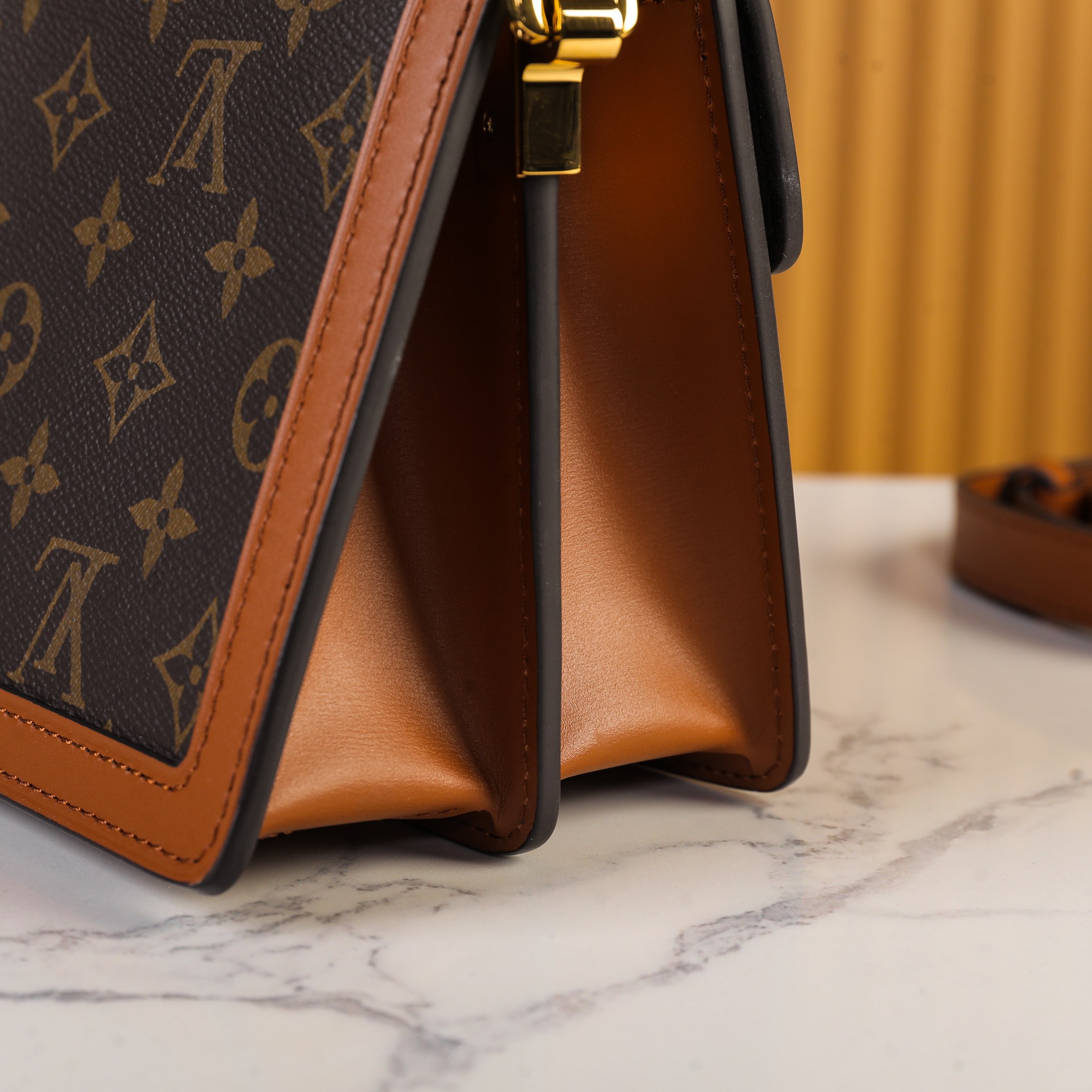 20240627/LouisVuitton_M46537